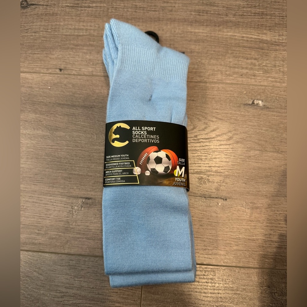 NWT Boys youth medium blue Socks
